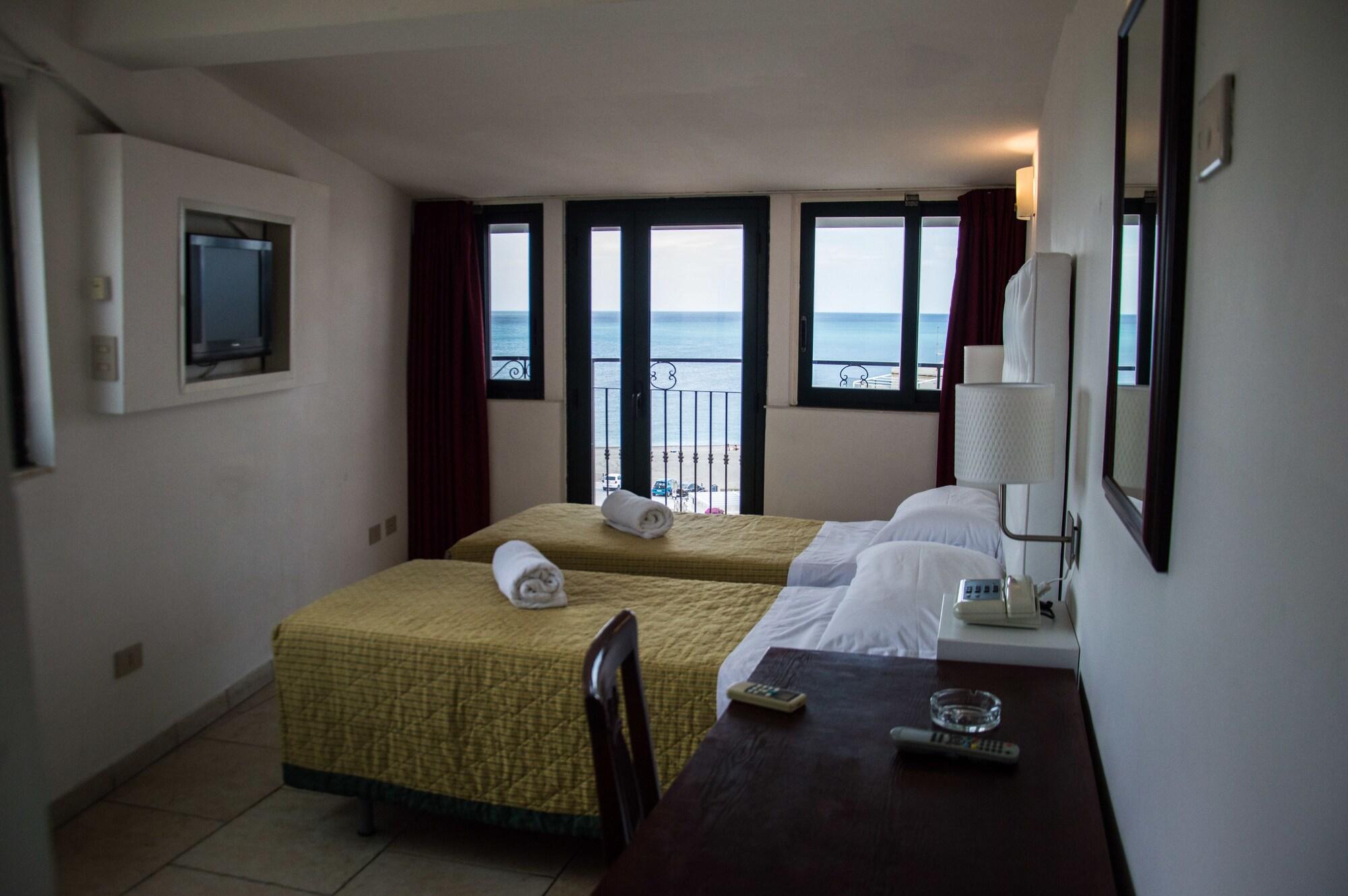 Hotel & Apartments Villa Linda Giardini Naxos Exterior foto