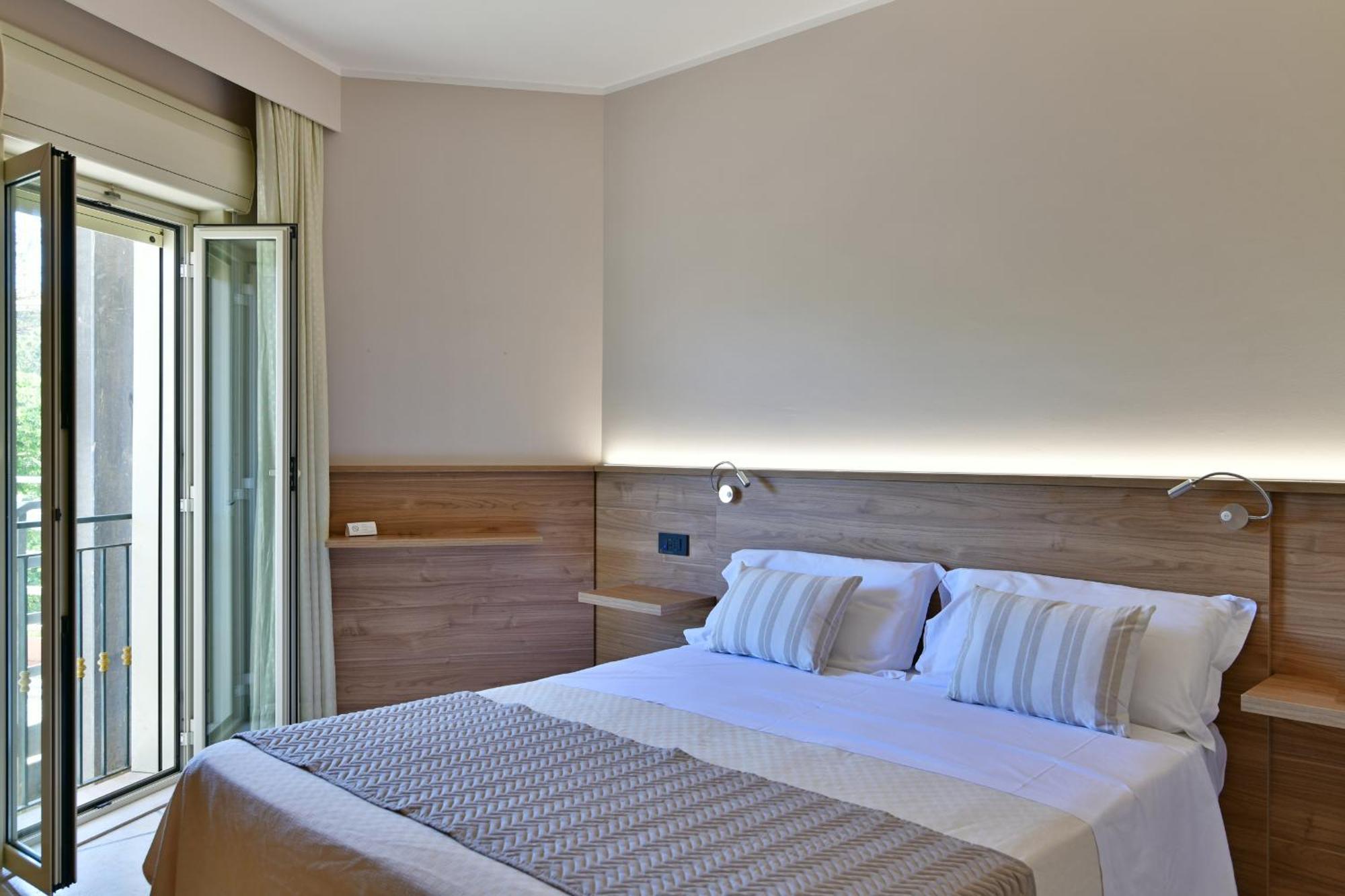 Hotel & Apartments Villa Linda Giardini Naxos Exterior foto