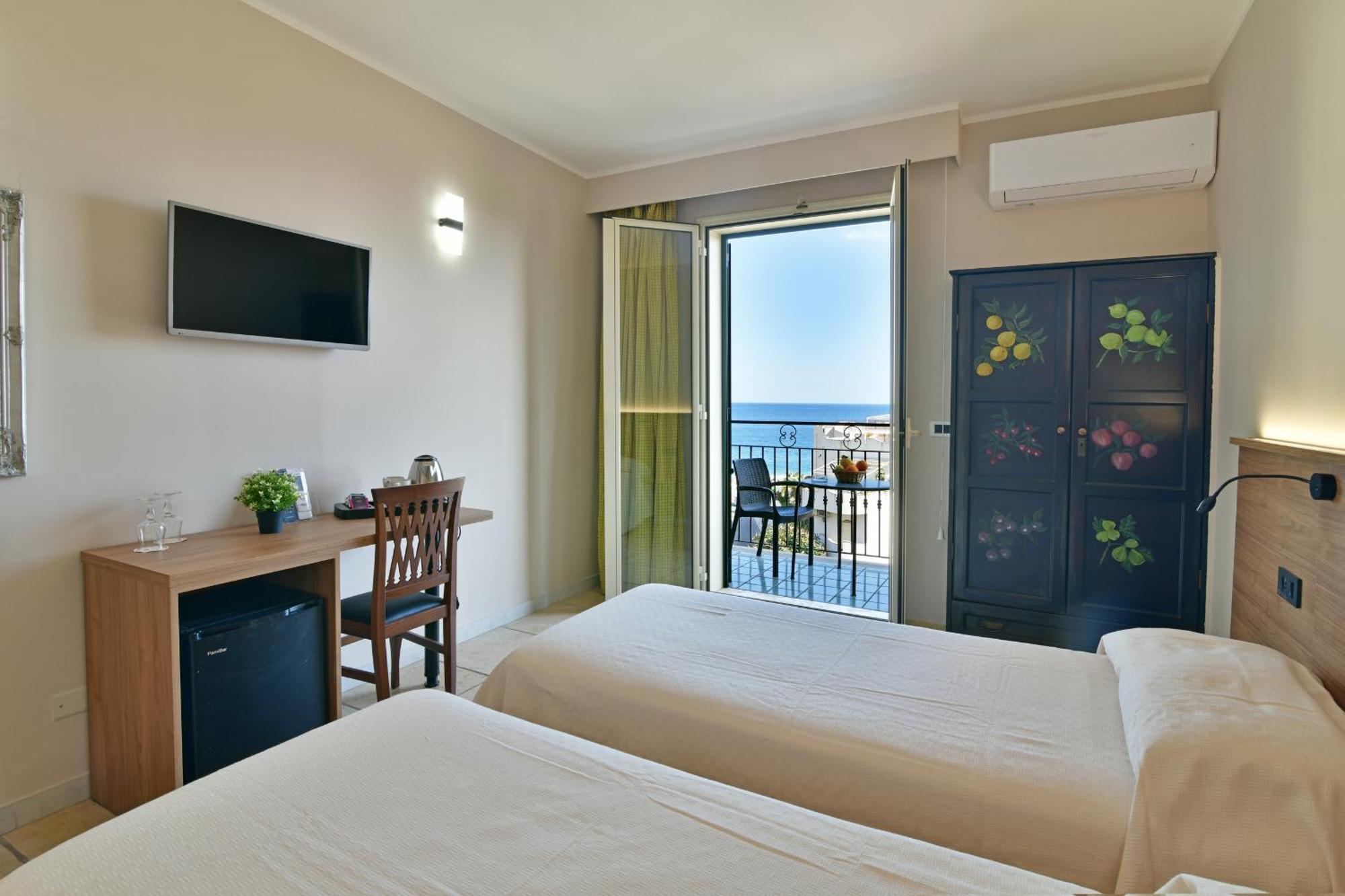 Hotel & Apartments Villa Linda Giardini Naxos Exterior foto
