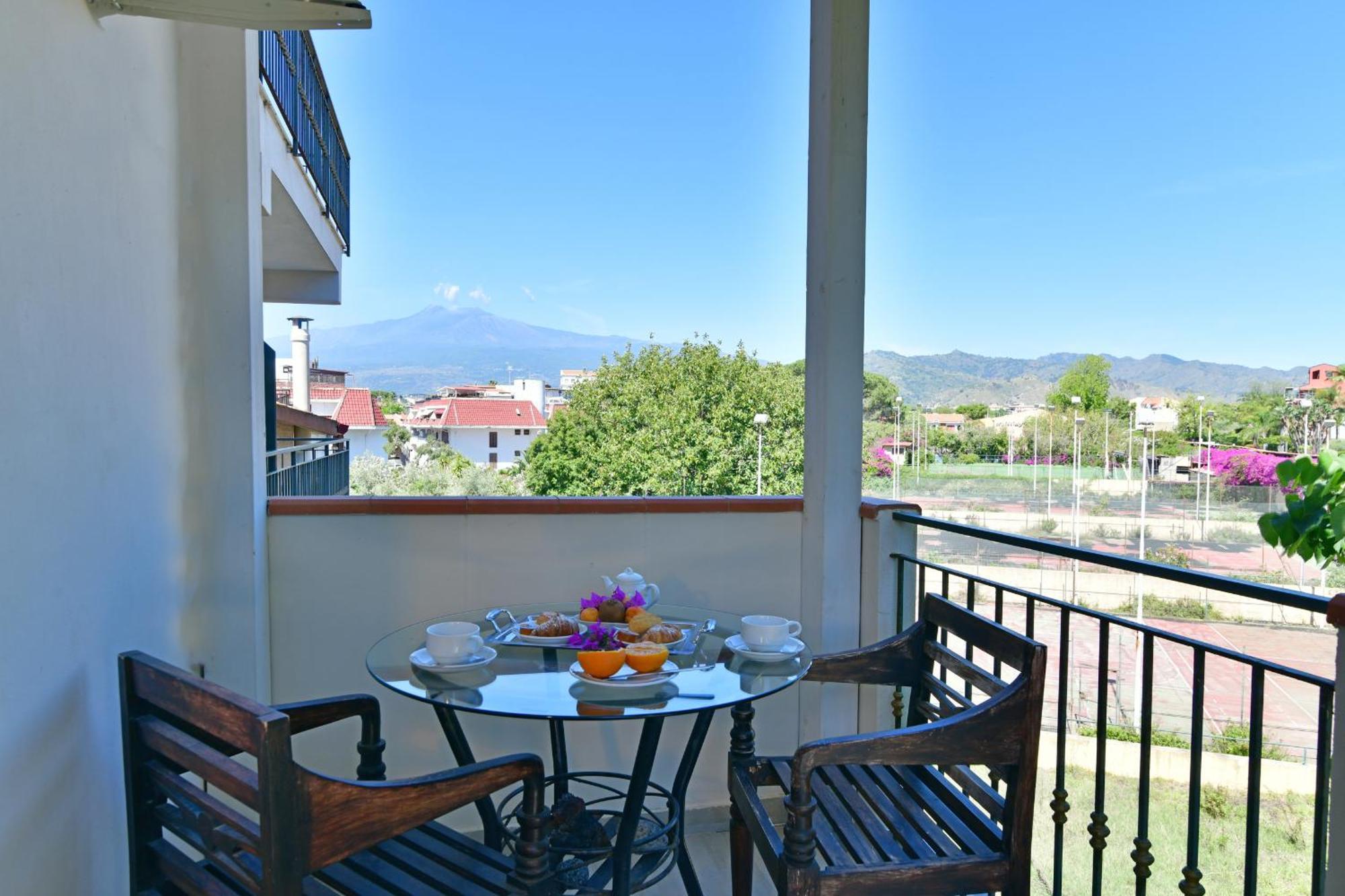 Hotel & Apartments Villa Linda Giardini Naxos Exterior foto