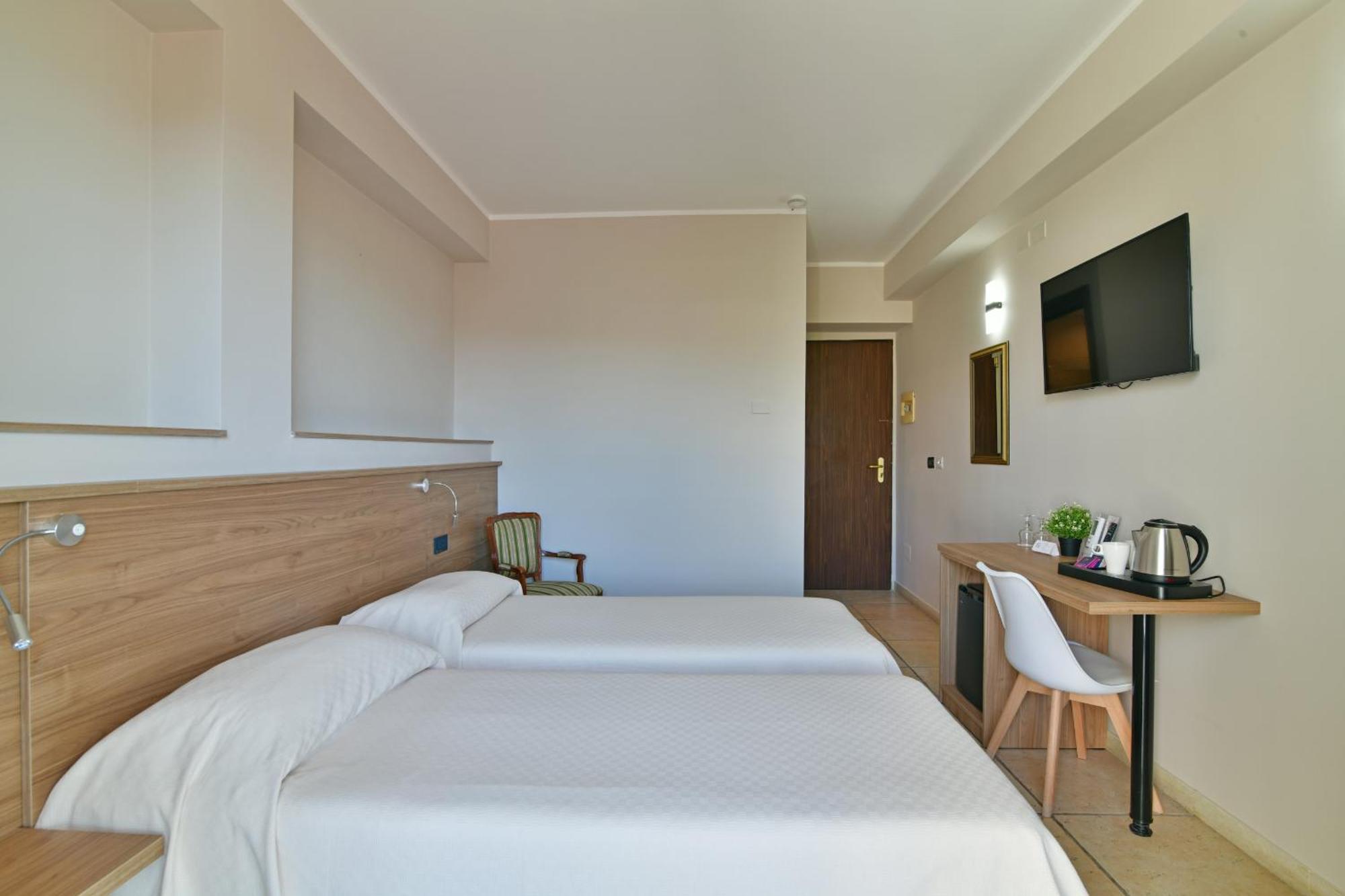Hotel & Apartments Villa Linda Giardini Naxos Exterior foto