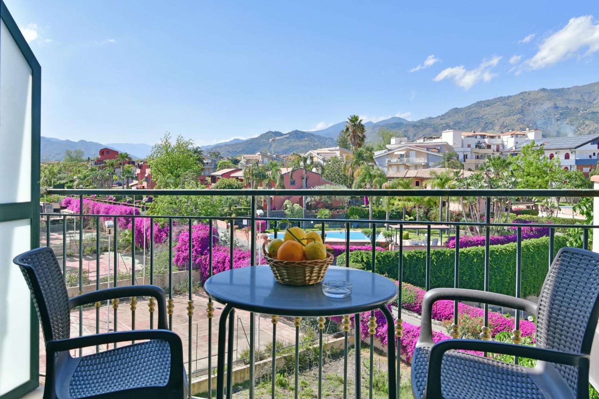 Hotel & Apartments Villa Linda Giardini Naxos Exterior foto