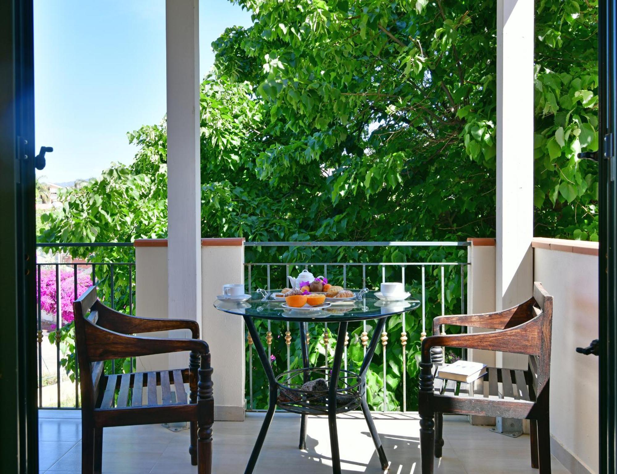 Hotel & Apartments Villa Linda Giardini Naxos Exterior foto
