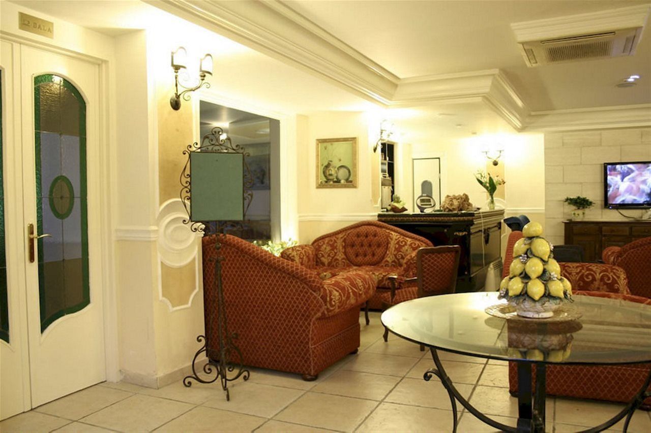 Hotel & Apartments Villa Linda Giardini Naxos Exterior foto